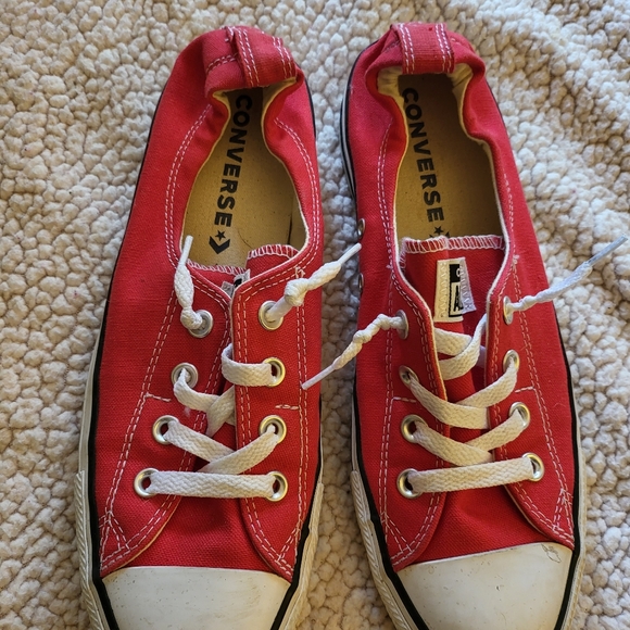Red Converse Lowtop - Picture 2 of 4